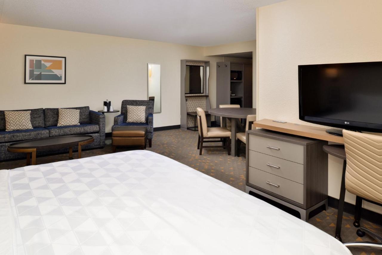 Holiday Inn Hotel & Suites Overland Park-Convention Center By Ihg Dış mekan fotoğraf