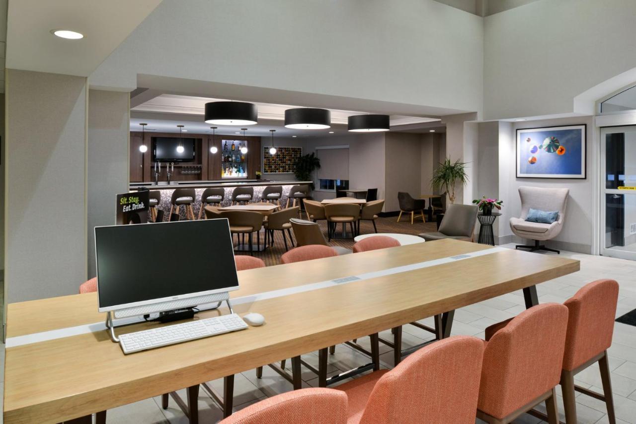 Holiday Inn Hotel & Suites Overland Park-Convention Center By Ihg Dış mekan fotoğraf