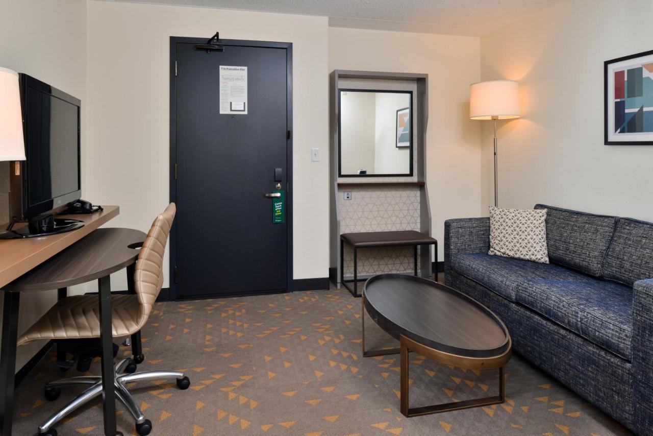 Holiday Inn Hotel & Suites Overland Park-Convention Center By Ihg Dış mekan fotoğraf