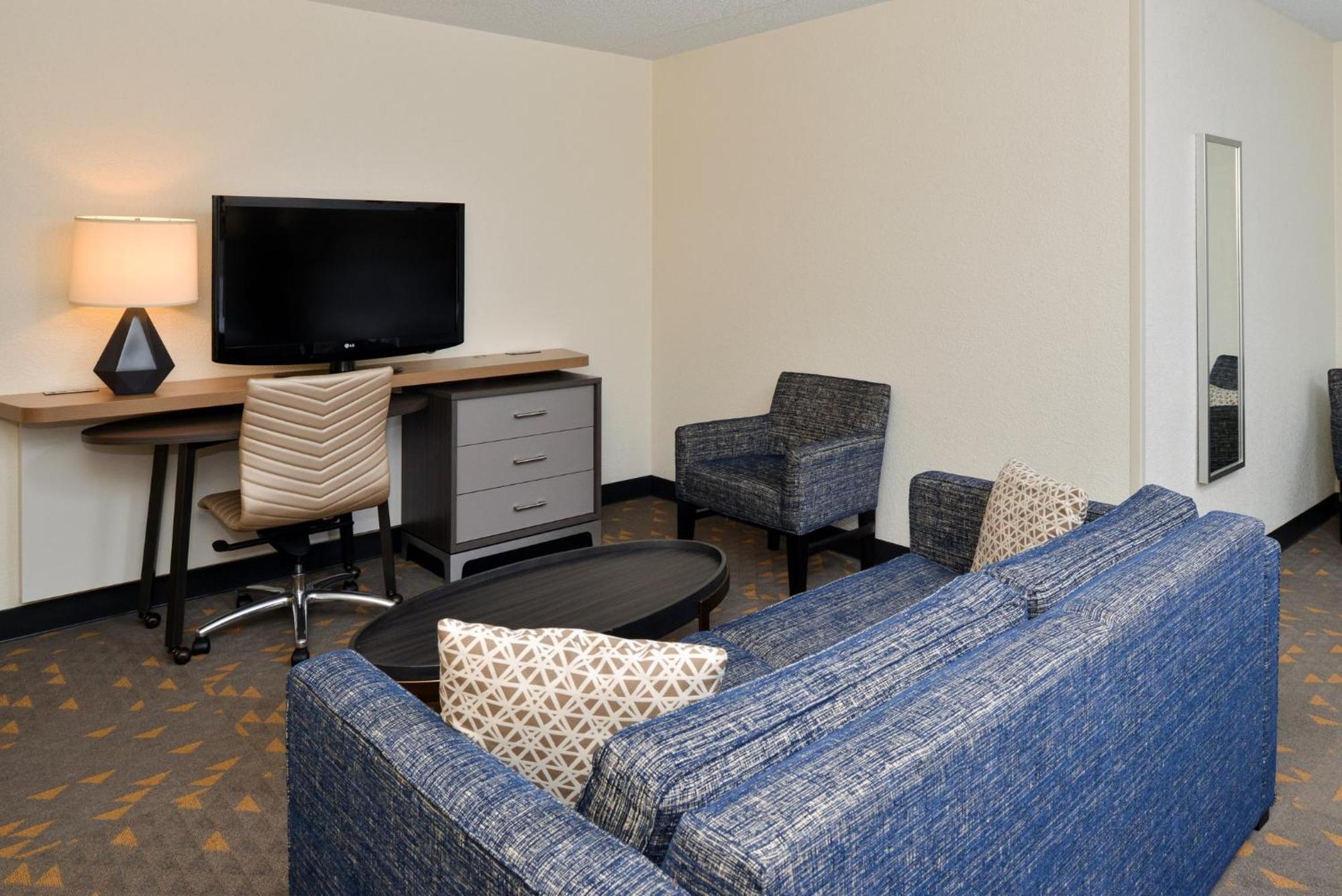 Holiday Inn Hotel & Suites Overland Park-Convention Center By Ihg Dış mekan fotoğraf